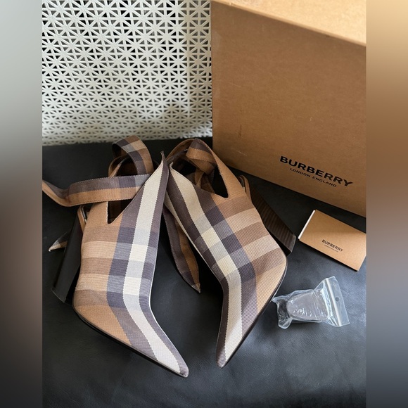Burberry Women’s  Heeled Boots Amy Vintage Check Slingback Pumps Size 40.5 $960 - Picture 7 of 16